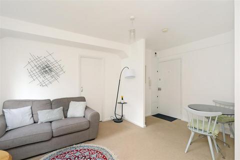 1 bedroom flat to rent, Upper Richmond Road, London