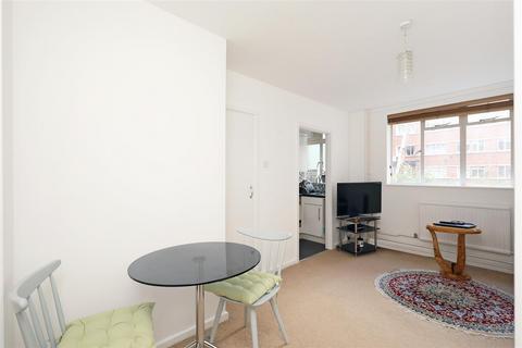 1 bedroom flat to rent, Upper Richmond Road, London