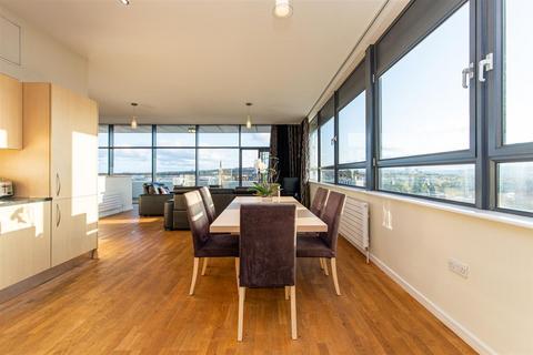 3 bedroom penthouse to rent, Penthouse 19, 55 Degrees North, Pilgrim Street, Newcastle Upon Tyne