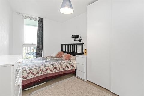 1 bedroom apartment for sale, Lark Court, Colindale