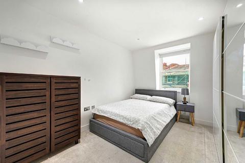 2 bedroom flat for sale, Lillie Road, London SW6