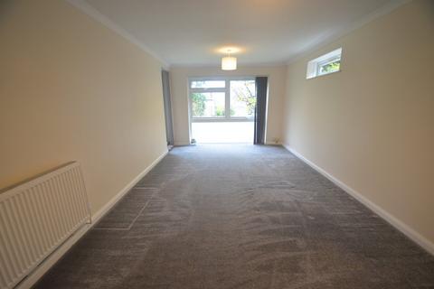 2 bedroom flat to rent, Foxgrove Road, Beckenham, BR3