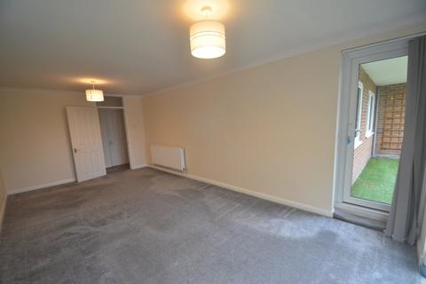 2 bedroom flat to rent, Foxgrove Road, Beckenham, BR3