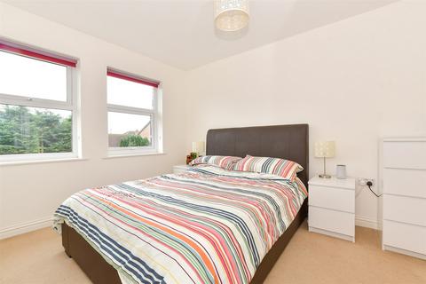 2 bedroom flat for sale, Landguard Manor Road, Shanklin, Isle of Wight