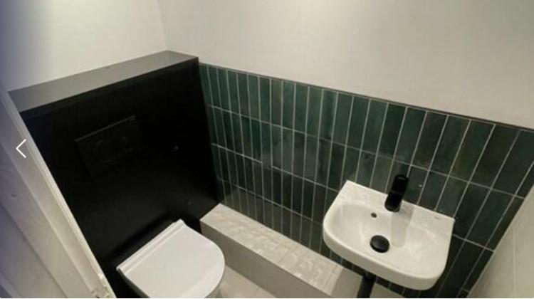 Victoria toilet