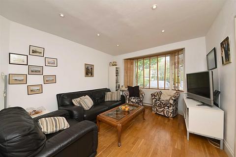 4 bedroom semi-detached house for sale, Holders Hill Road, Mill Hill