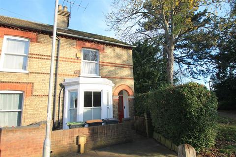 3 bedroom end of terrace house to rent, Howbury Street, Castle Road