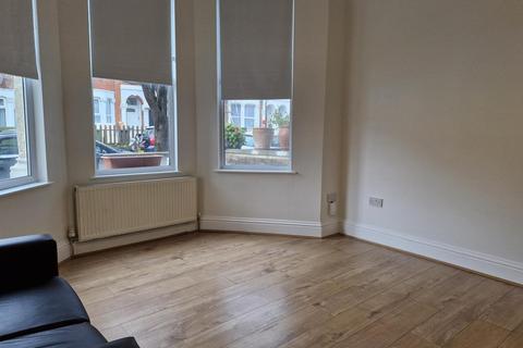 2 bedroom apartment to rent, Handsworth Road, London