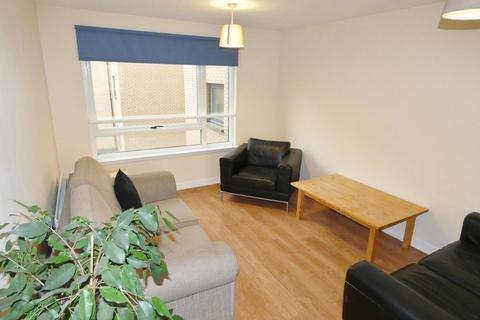 2 bedroom terraced house to rent, Charlotte Street, Glasgow G1