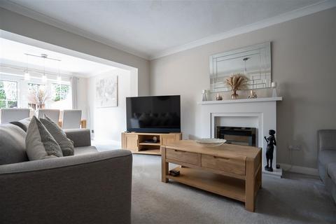 11g Dove Close, Birmingham, B25 8XW