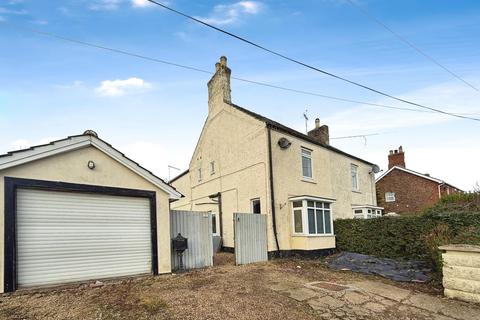 3 bedroom semi-detached house to rent, Station Road, Bardney LN3