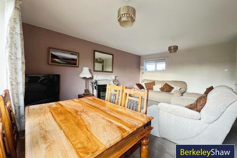 2 bedroom flat for sale, Dowhills Park, Liverpool