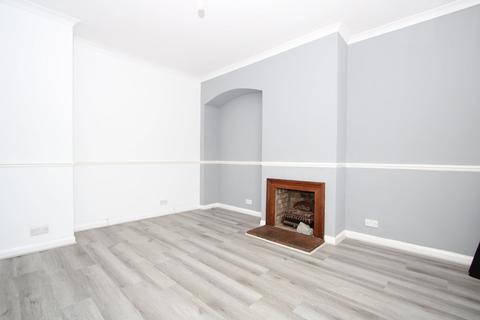 3 bedroom end of terrace house to rent, Ballamore Road, Bromley BR1