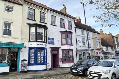 2 bedroom flat for sale, High Street, Yarm, TS15 9BW