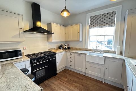 2 bedroom flat for sale, High Street, Yarm, TS15 9BW