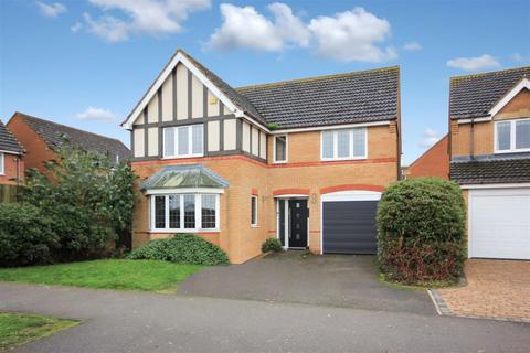 4 bedroom detached house for sale, Greenacre Drive, Rushden NN10