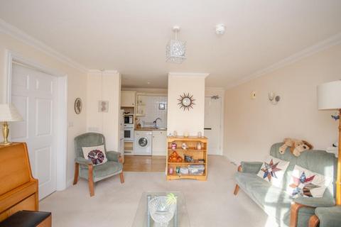 1 bedroom flat for sale, Hornbeam House, Woodland Court, Partridge Drive, Downend, Bristol, BS16  2RJ