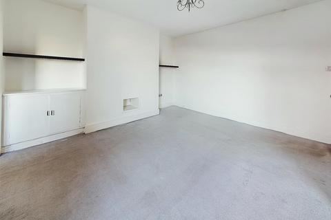 2 bedroom flat to rent, Bayfield Gardens, Gateshead NE8