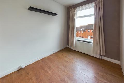 2 bedroom flat to rent, Bayfield Gardens, Gateshead NE8