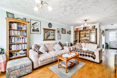 3 bedroom semi-detached house for sale, Elmcroft Avenue, Wanstead