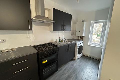 2 bedroom apartment to rent, Cross Hills, Kippax, Leeds