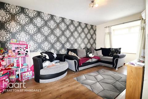 3 bedroom end of terrace house for sale, Shaftesbury Avenue, Swindon