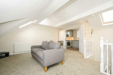 3 bedroom flat for sale, Earlsfield Road, London SW18