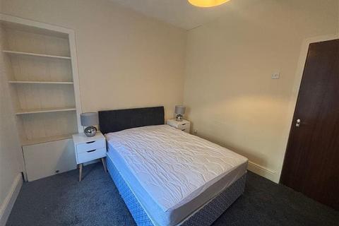 2 bedroom flat to rent, Park Avenue, Dundee,