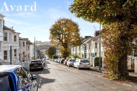 2 bedroom flat for sale, Ditchling Rise, Brighton BN1