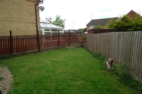 2 bedroom semi-detached house to rent, Touraine Close, Duston