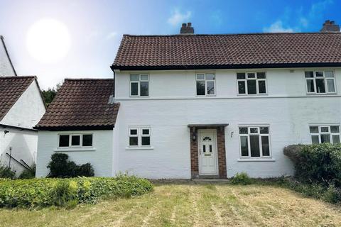 3 bedroom semi-detached house to rent, Church Lane, Leicester LE2