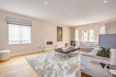 80 Gregories Road, Beaconsfield, HP9 1HL