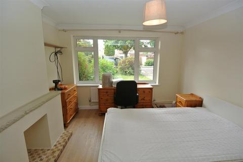 6 bedroom house to rent, Moore Grove Crescent, Egham TW20