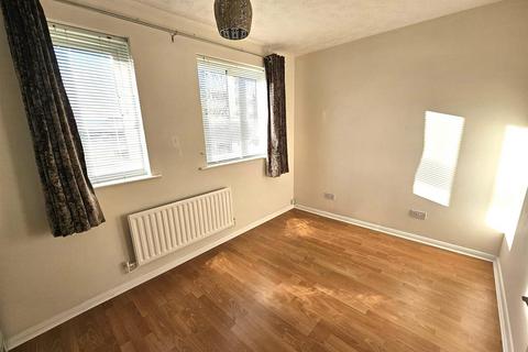 2 bedroom end of terrace house for sale, Moore Close, Claypole, Newark