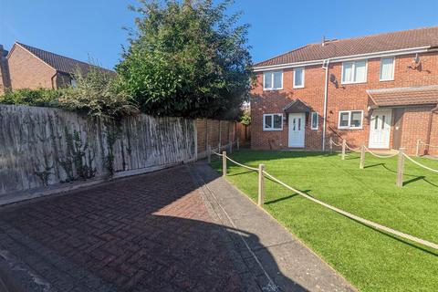 2 bedroom end of terrace house for sale, Moore Close, Claypole, Newark