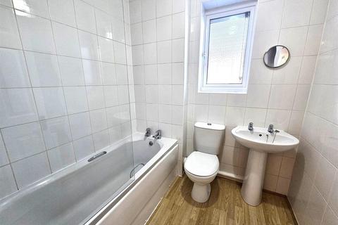 2 bedroom end of terrace house for sale, Moore Close, Claypole, Newark