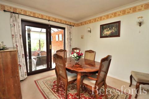 3 bedroom bungalow for sale, Longleat Close, Chelmsford, CM1