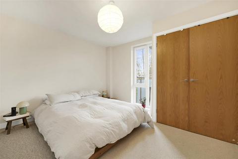 1 bedroom flat for sale, Flowers Close, London NW2