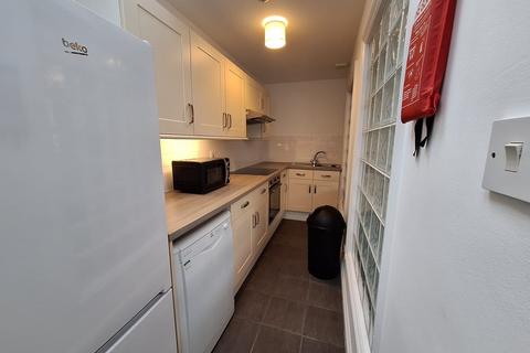 3 bedroom flat to rent, Charlotte Street, Bristol BS1