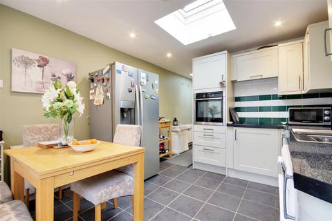 2 bedroom end of terrace house for sale, North Road, Hoddesdon