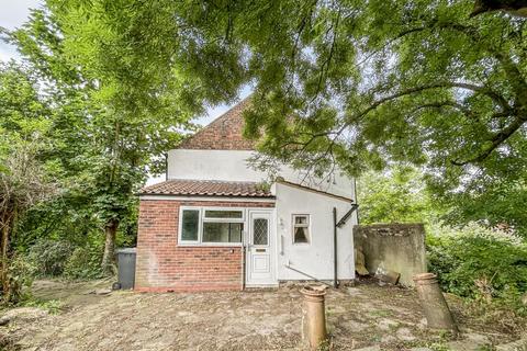 3 bedroom semi-detached house for sale, 8 The Cottages, Silversides Lane, Scawby Brook, Brigg, South Humberside, DN20 9LQ