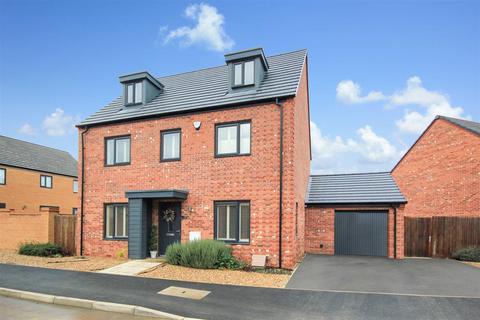 5 bedroom detached house for sale, Mostyn Street, Wellingborough NN8