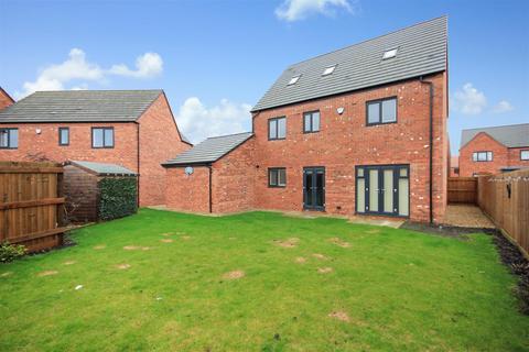 5 bedroom detached house for sale, Mostyn Street, Wellingborough NN8