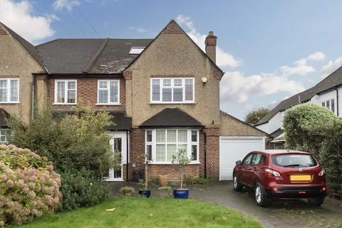 5 bedroom detached house to rent, Broad Lane, Hampton TW12