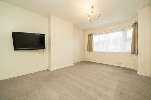 3 bedroom flat for sale, Grafton Close, London W13