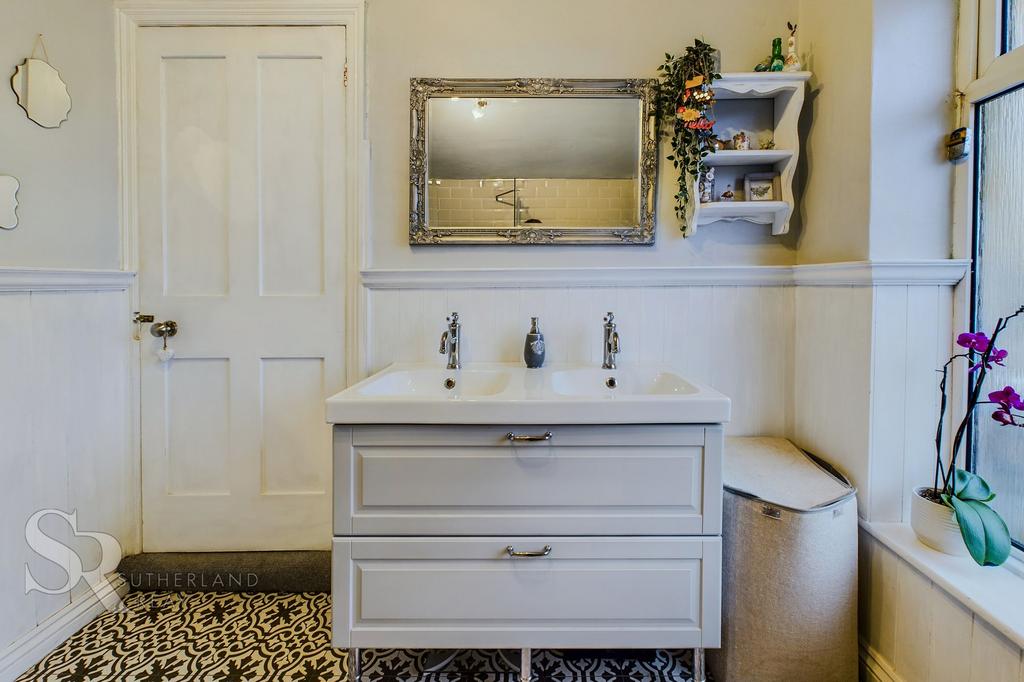 Bathroom Vanity Station