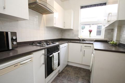 2 bedroom terraced house to rent, Surrey Street, Warrington, WA4