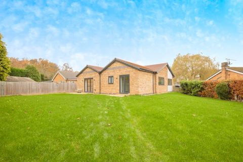 4 bedroom detached bungalow for sale, Hill Bottom Close, Reading RG8