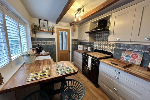 100 Hailgate, Howden, Goole, DN14 7SZ