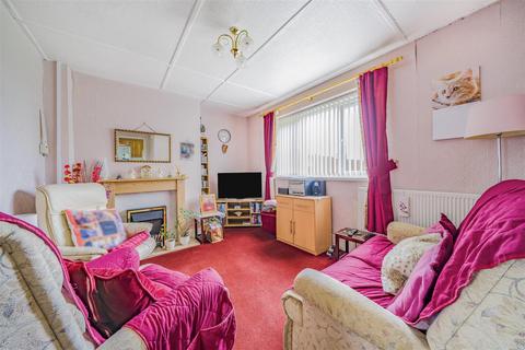 6 Heol Vaughan, Burry Port, SA16 0HF